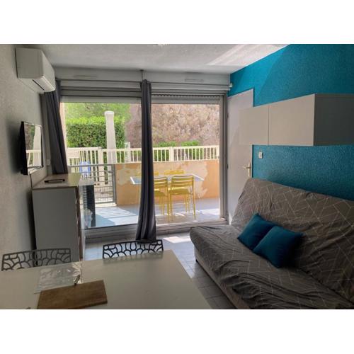 Appartement T2 climatisé 4 personnes piscine et parking privée
