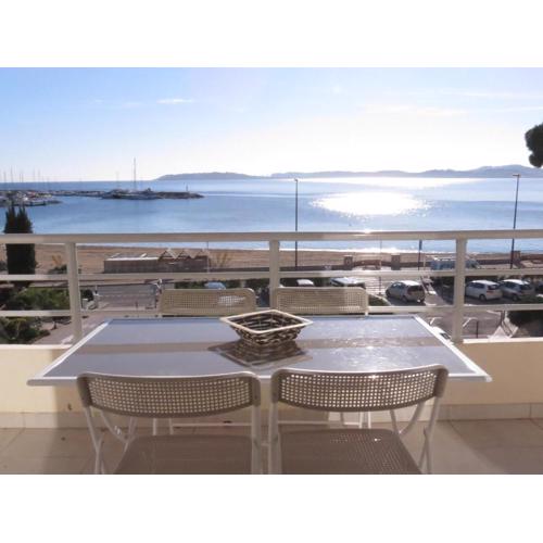 Appartement T2 face à la mer avec terrasse en centre-ville - Sainte-Maxime - FR-1-780-48