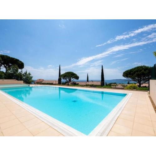Appartement T2 pour 4, terrasse vue mer, proche plages, parking inclus à Sainte-Maxime - FR-1-768-68