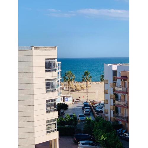 Appartement très sympa vue mer 50 m de la plage proche centre ville piscine wifi