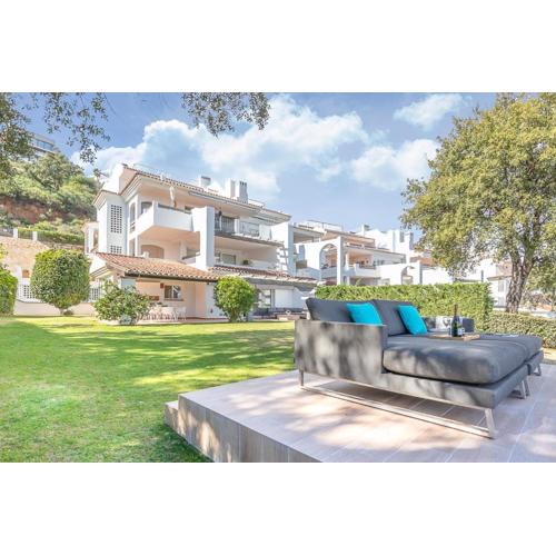 Apt Mairena Forest sea view & pool - Happy Rentals