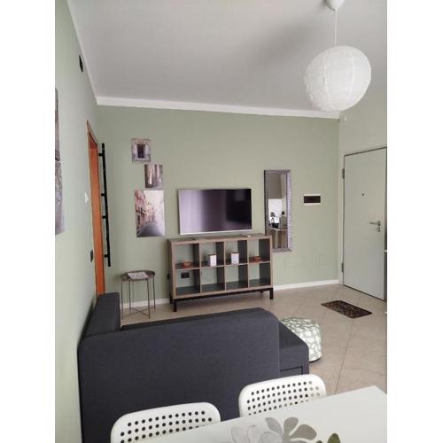 Apt near Expo and Center 9