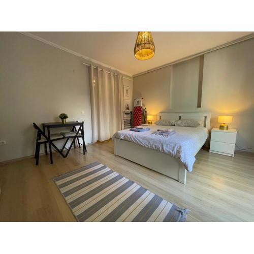 Apt w/ Balcony in center,5 mn walk to Istiklal