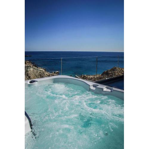 Aquamarine Luxury Suites