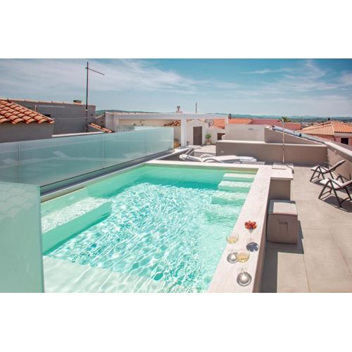 Aquarius Deluxe Apartments