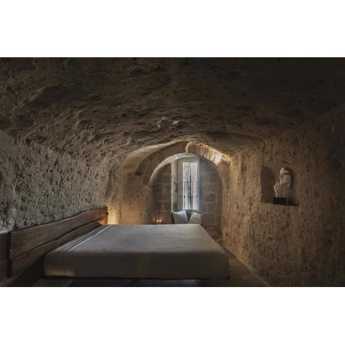 Aque cave