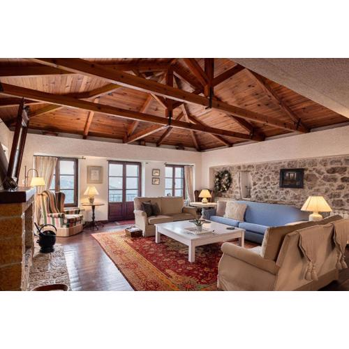 Arachova Wooden Chalet