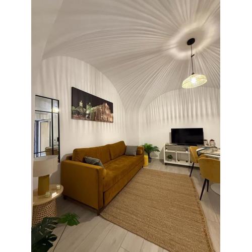 Aradas Home