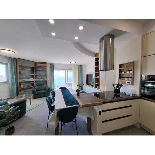 Arbamore 2BR APT with sea view and balcony