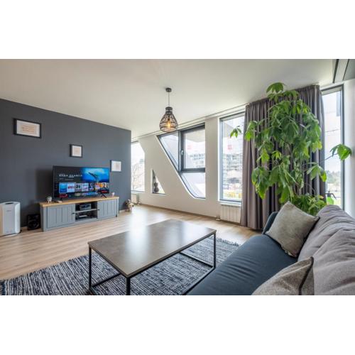 Arcadia Apartment, Park and Parking