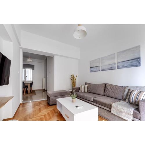 Arco - Sleek 2-BR Apt in the Heart of Athens