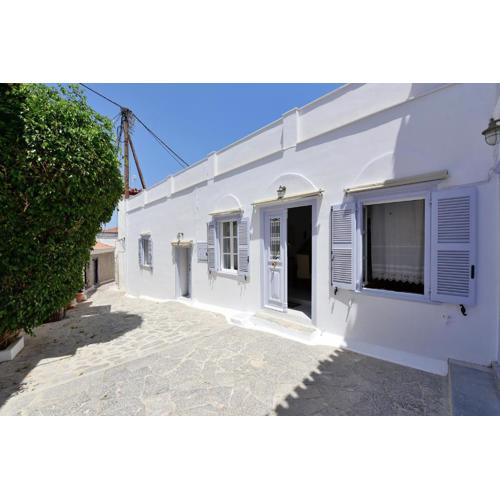 Arco I/ Downtown Rustic Apartment/4 min from port
