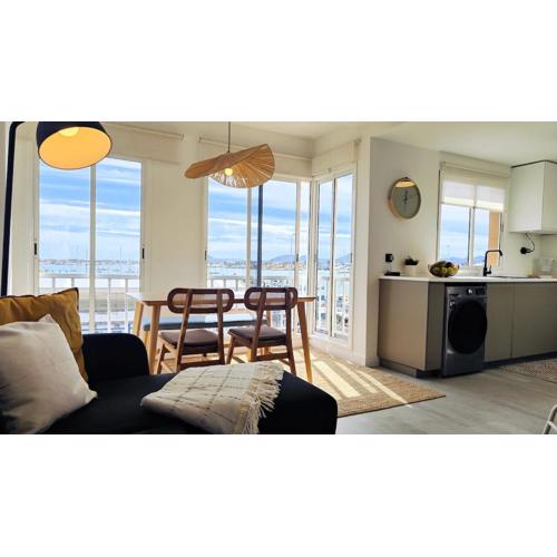 Arena Home, Chic & Sea View