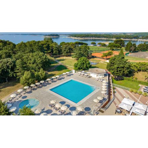 Arena Hotel Holiday