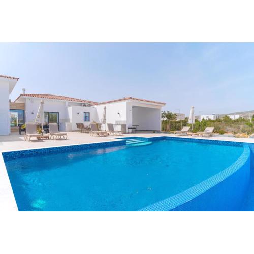 Aretousa Dyo by Prestige Bookings