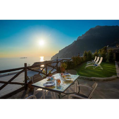 Aria di Mare,near elevator, few steps, parking, garden
