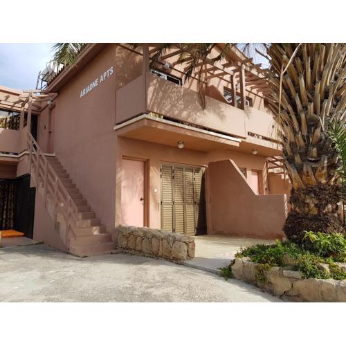 Ariadne Apartments 201 - 300m from Lighthouse beach