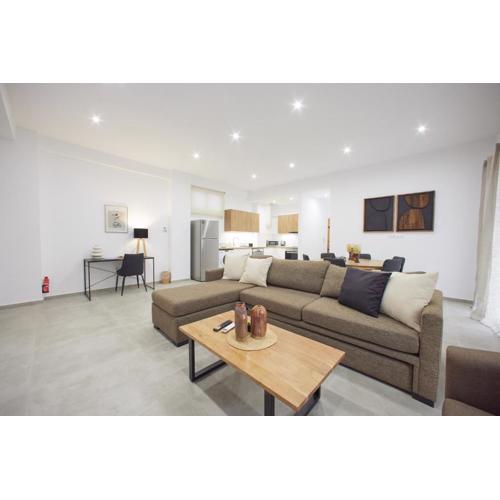ARIS Kallithea- Big & Bright 3 Bedroom Apartment