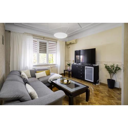 Aristocratic 2 Bedroom Flat Next to NDK