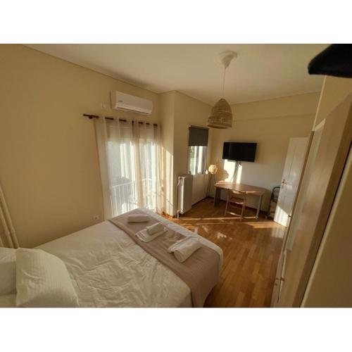 Aristofanis 3bdr 4th floor Apartment in Pagrati
