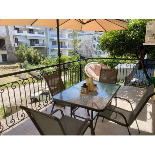 Aristos hillside apartment