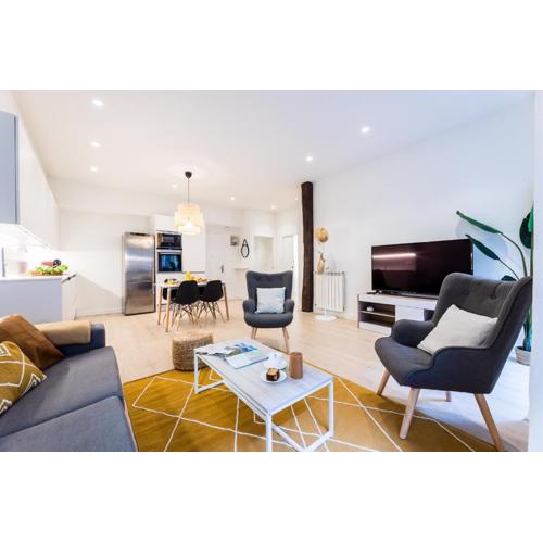 ARRASATE SUITE by Sweet Home SS Rentals