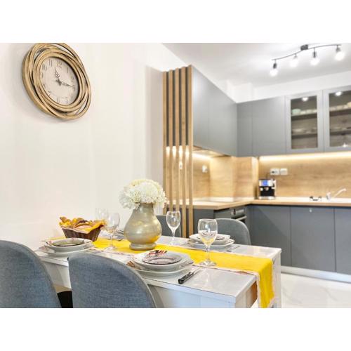 Art Apartment for 4 People Free Parking & Wifi