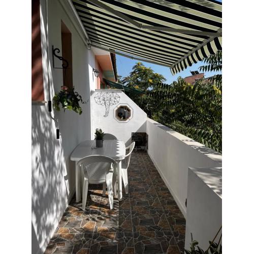 ART ATELIER GERI with a terrace, free parking & wi-fi