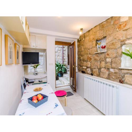 Art House Zanze- Two Bedroom Apartment with City View