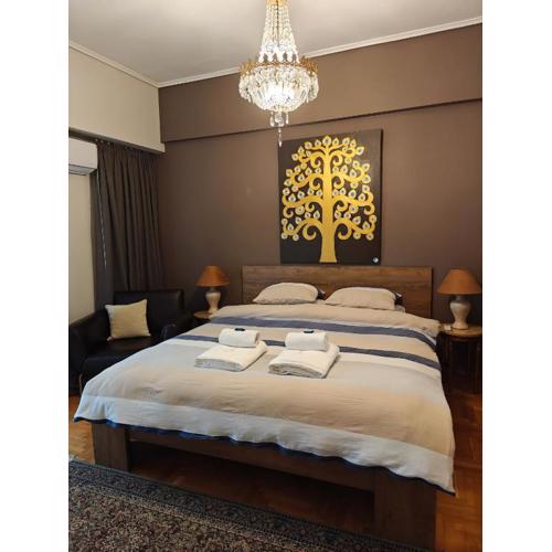 Art Interior Apartment in Athens next to Metro Stations & All Hospitals
