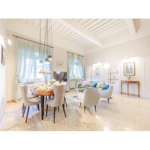 Artful Living in a Noble Lucca Residence