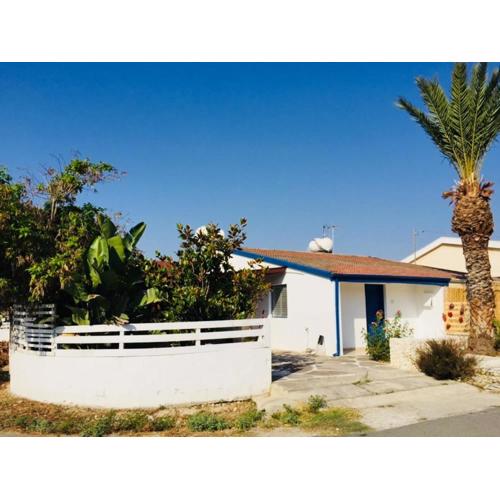 Artist Cottage in Dromolaxia