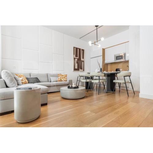 Artistic and Spacious Apartment by REMS