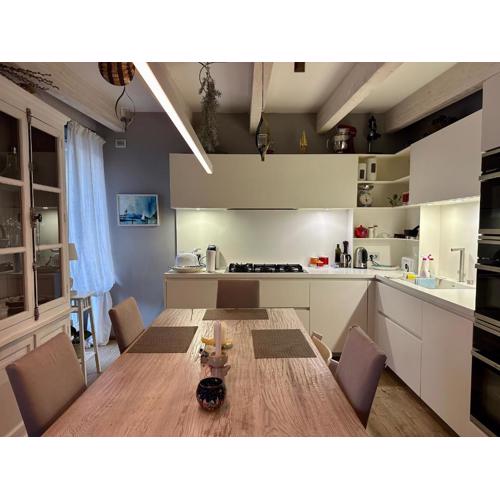 Arya Lake Apartment