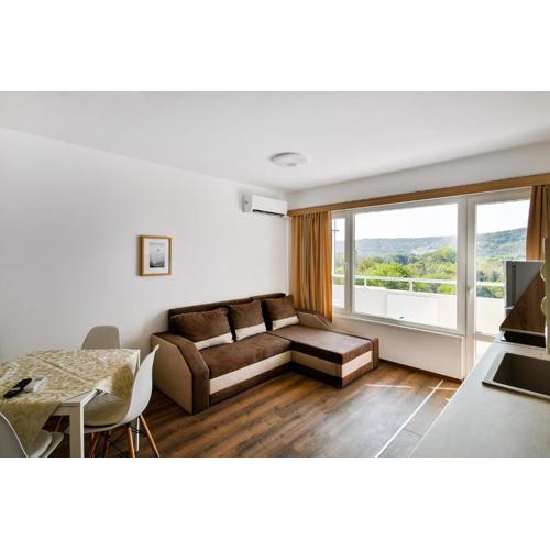 Asparuhovo 1BR free parking zone