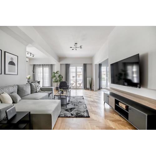 Astoria - Luxury 2-BR Apartment in Athens