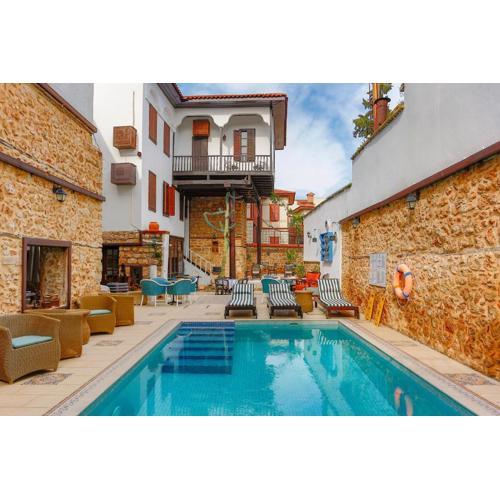 Atelya Art Hotel