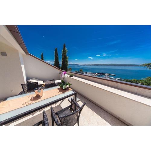 Atemberaubendes Penthouse direkt am Meer mit Meerblick, 2 Bikes, Fussbodenheizung, Privatparkplatz