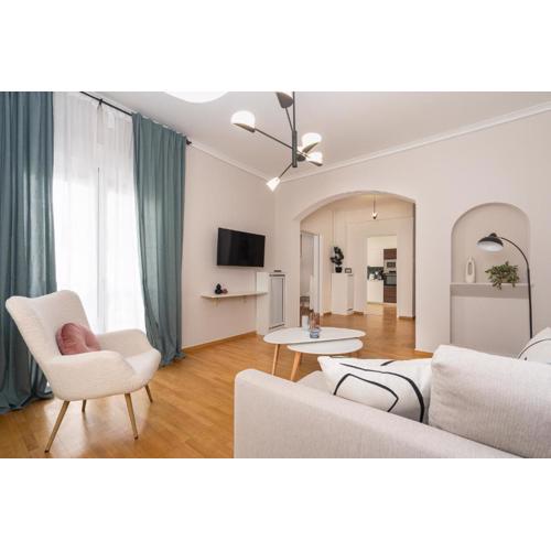 Athenian Classy 2BD Apt next to Metro Panepistimio