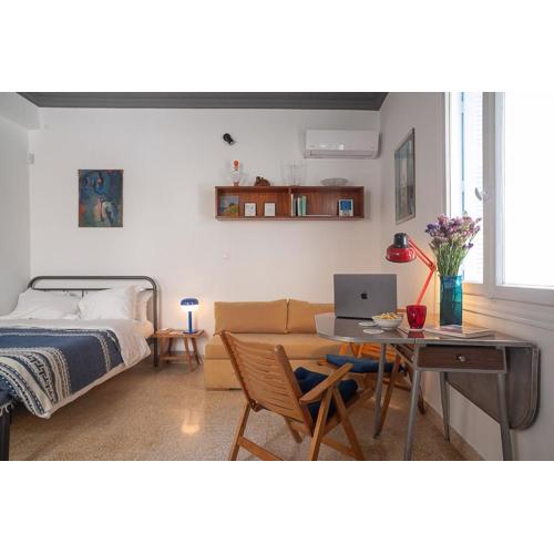 Athenian Cypress House, Studio