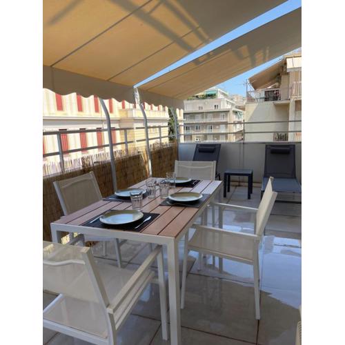 Athenian Modern 2BD Apt next to Metro and Archaeological Museum