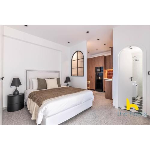 Athenian Retro-Chic Studio, Steps From Kalimarmaro