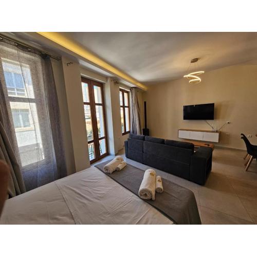 Athens Party Suite by Morenita \