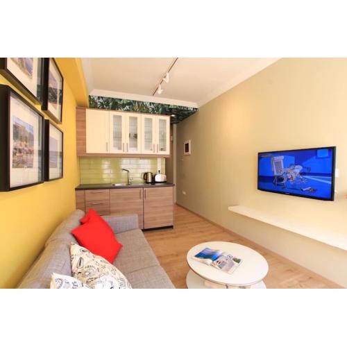 Athens Plaka Modern Decorated Apartment