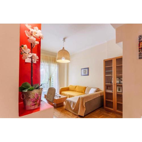 Athens Strawberry Hideaway - City Chic Retreat