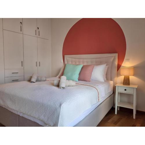 Athens Stylish Renovated 62sqm Apartment for Families & Couples with Balcony in Quiet Area near City Center