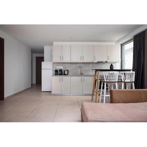 Athens Urban 2BD apartment next to metro