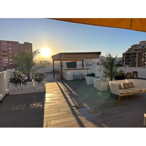 ÁTICO con ENORME TERRAZA y CHILL OUT PARTICULAR