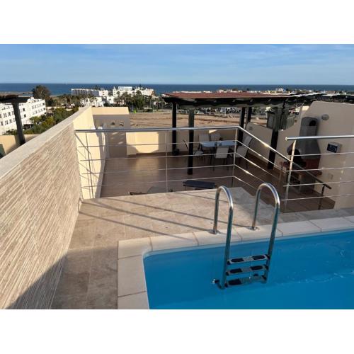 Atico con piscina privada vistas al mar