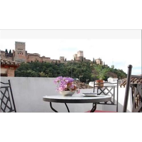 Atico con terracita y vistas Alhambra, centro